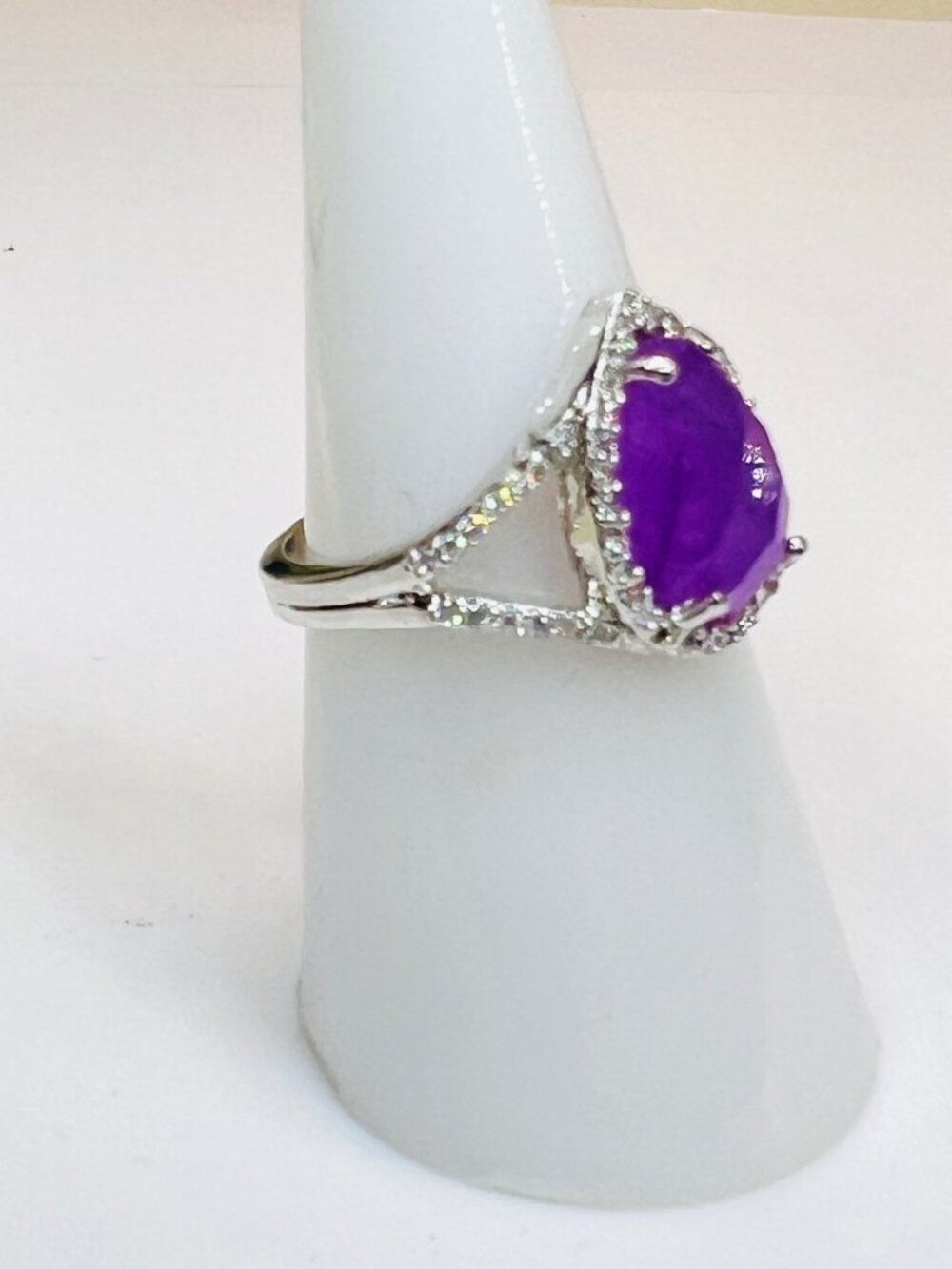 Ring Bomb Party Ring, NWOT size 7 mauve pink color stone, silver color band - Picture 3 of 10